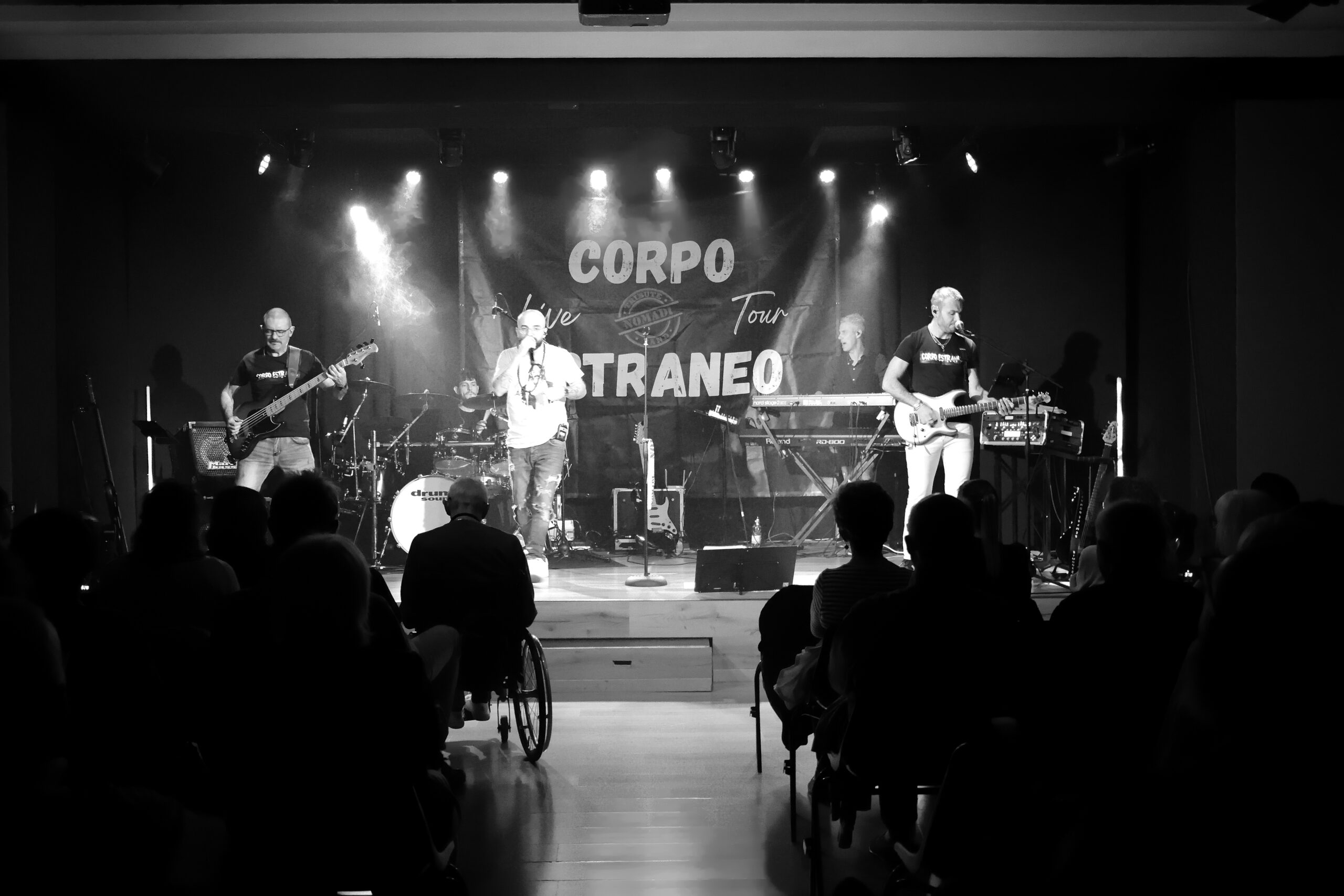 Foto live di Corpo Estraneo